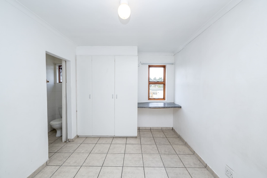 1 Bedroom Property for Sale in Kenilworth Western Cape